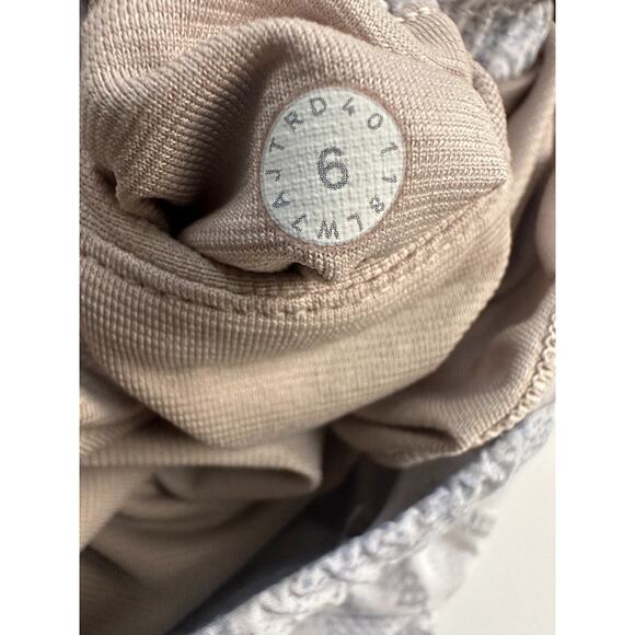 Lululemon Hotty Hot Short 2.5" Lined White Gray Printed Shorts Women's Size 6 - Picture 6 of 12